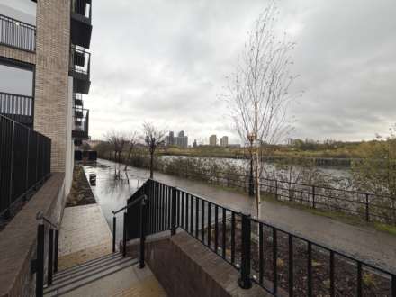 Berkeley Square, Ordsall Lane, Image 32