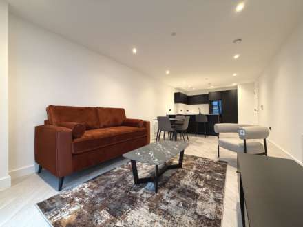 Vista River Gardens, Trinity Way, Image 3