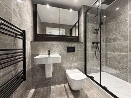 Vista River Gardens, Trinity Way, Image 9