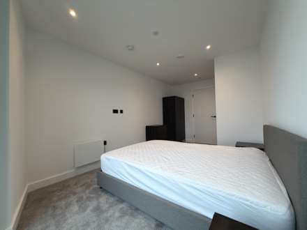 Vista River Gardens, Trinity Way, Image 13