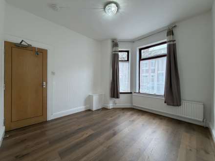 Ealing Avenue, Fallowfield, Image 1