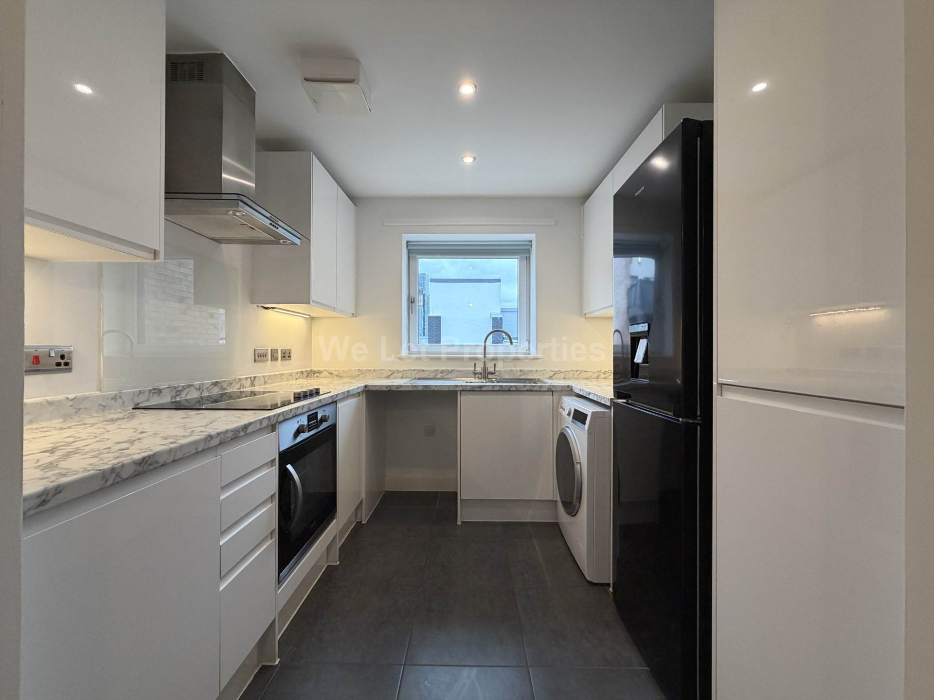 Glaze Brook Apartments, Hulme, Image 6