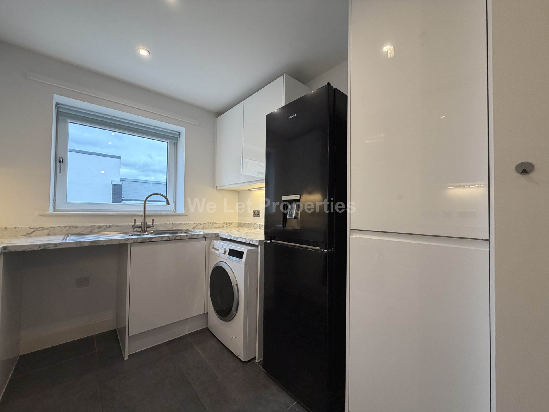 Glaze Brook Apartments, Hulme, Image 7