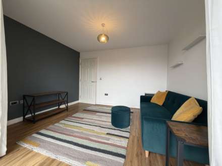 Glaze Brook Apartments, Hulme, Image 4