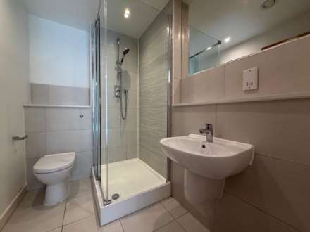 Halo, Simpson Street, Image 6