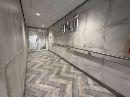 Halo, Simpson Street, Image 9