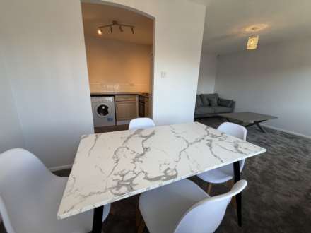 Chiffon Way, Salford, Image 3