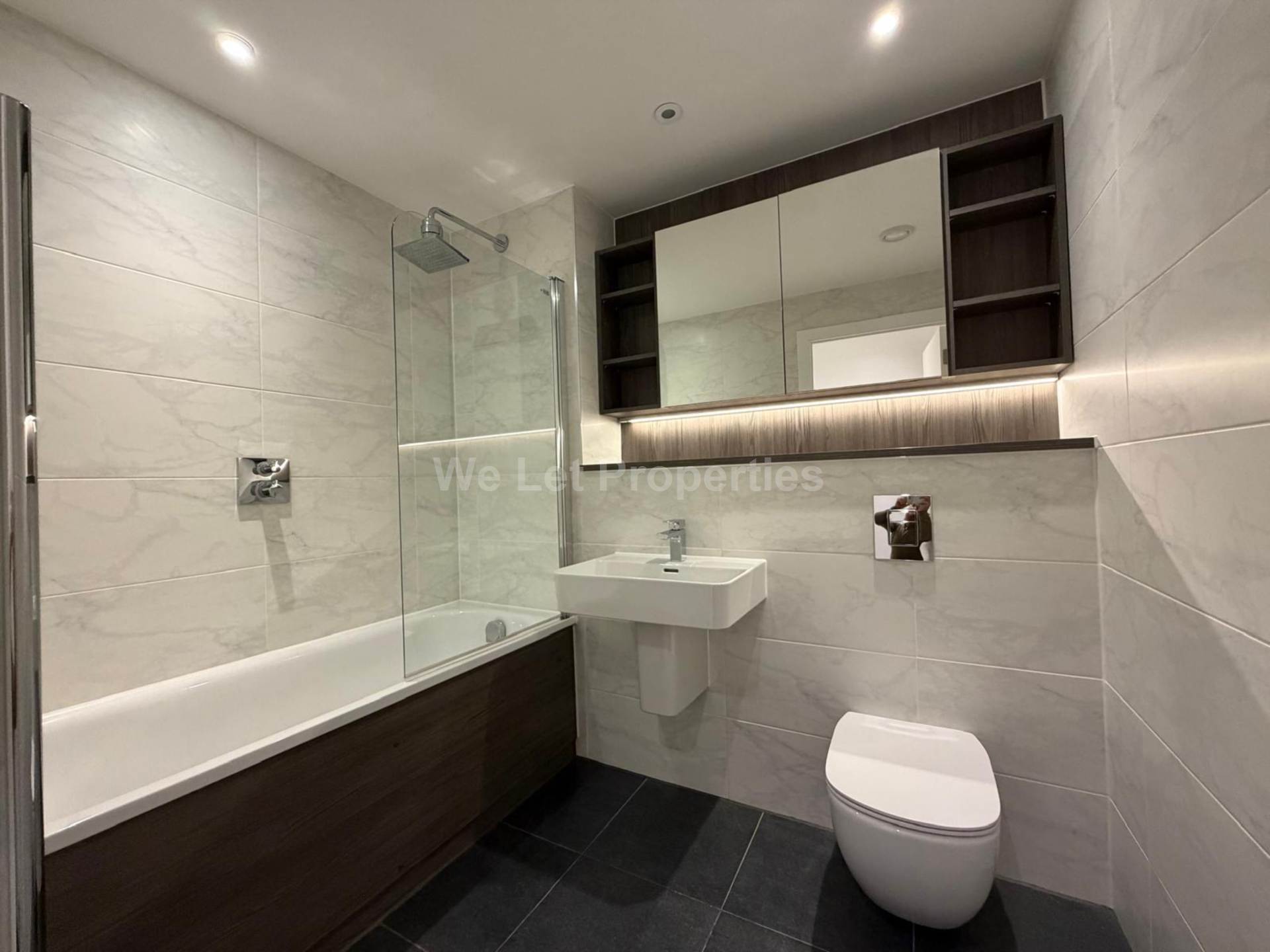 The Blade, Silvercroft Street, Image 12