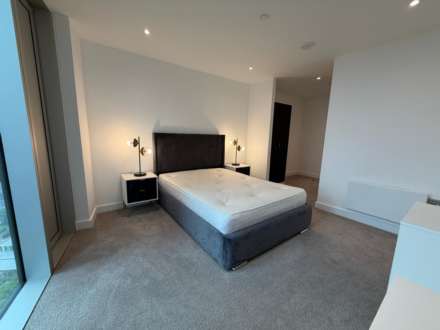 The Blade, Silvercroft Street, Image 9