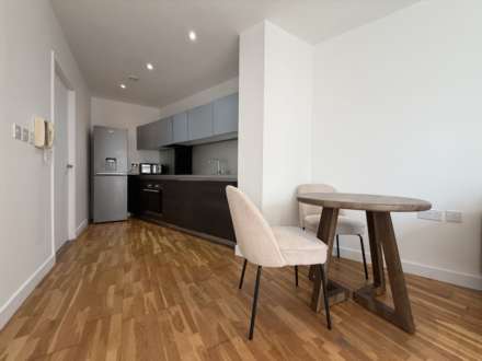 The Hub, Piccadilly Place, Image 4