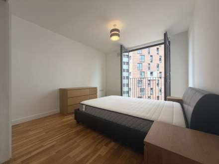 The Hub, Piccadilly Place, Image 9