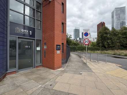 City Gate, Blantyre Street, Image 18