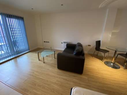 XQ7, Taylorson Street South, Image 1