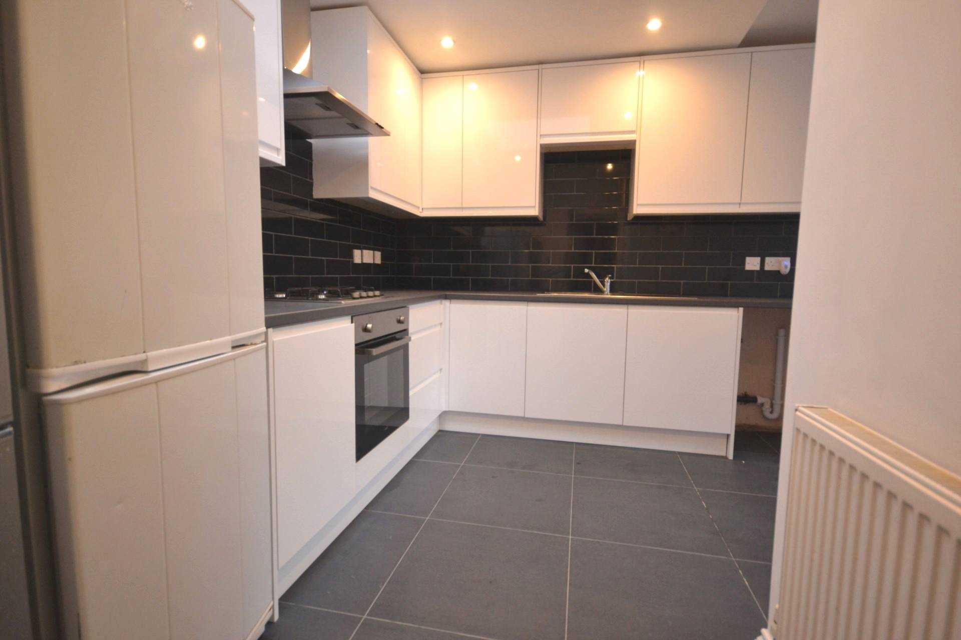 Pitcroft Avenue, Reading, Image 2