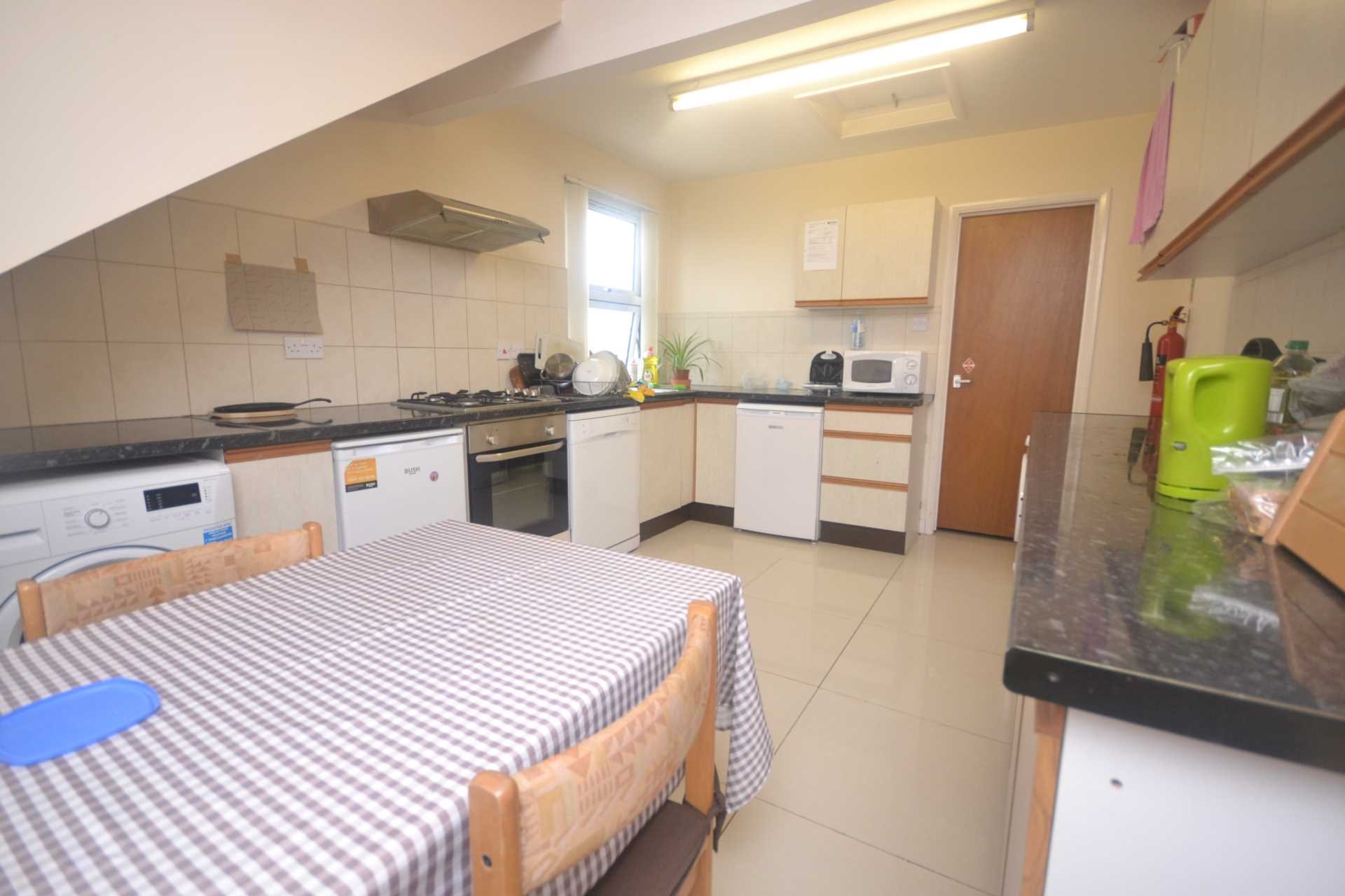 Wokingham Road, Reading, Image 2