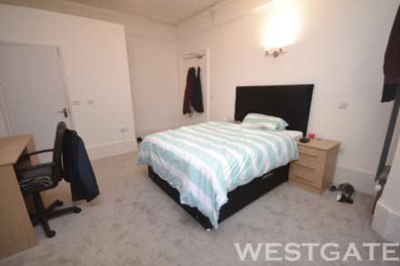 London Road, Reading, Image 14
