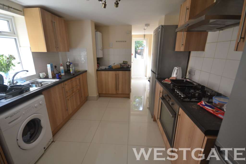 Carnarvon  Road, Reading, Image 1