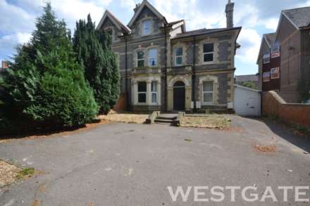 8 Bedroom Semi-Detached, London Road, Reading