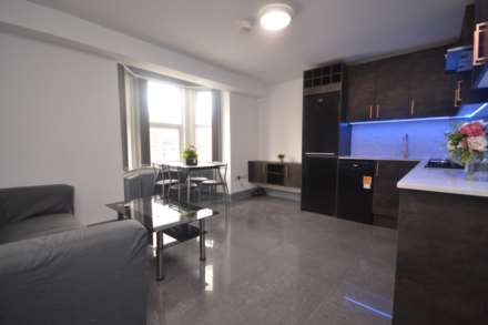 3 Bedroom Flat, Wokingham Road, Reading