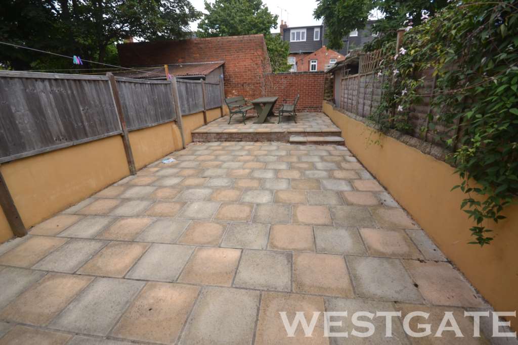 Donnington Gardens, Reading, Image 10