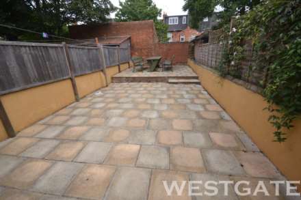 Donnington Gardens, Reading, Image 10