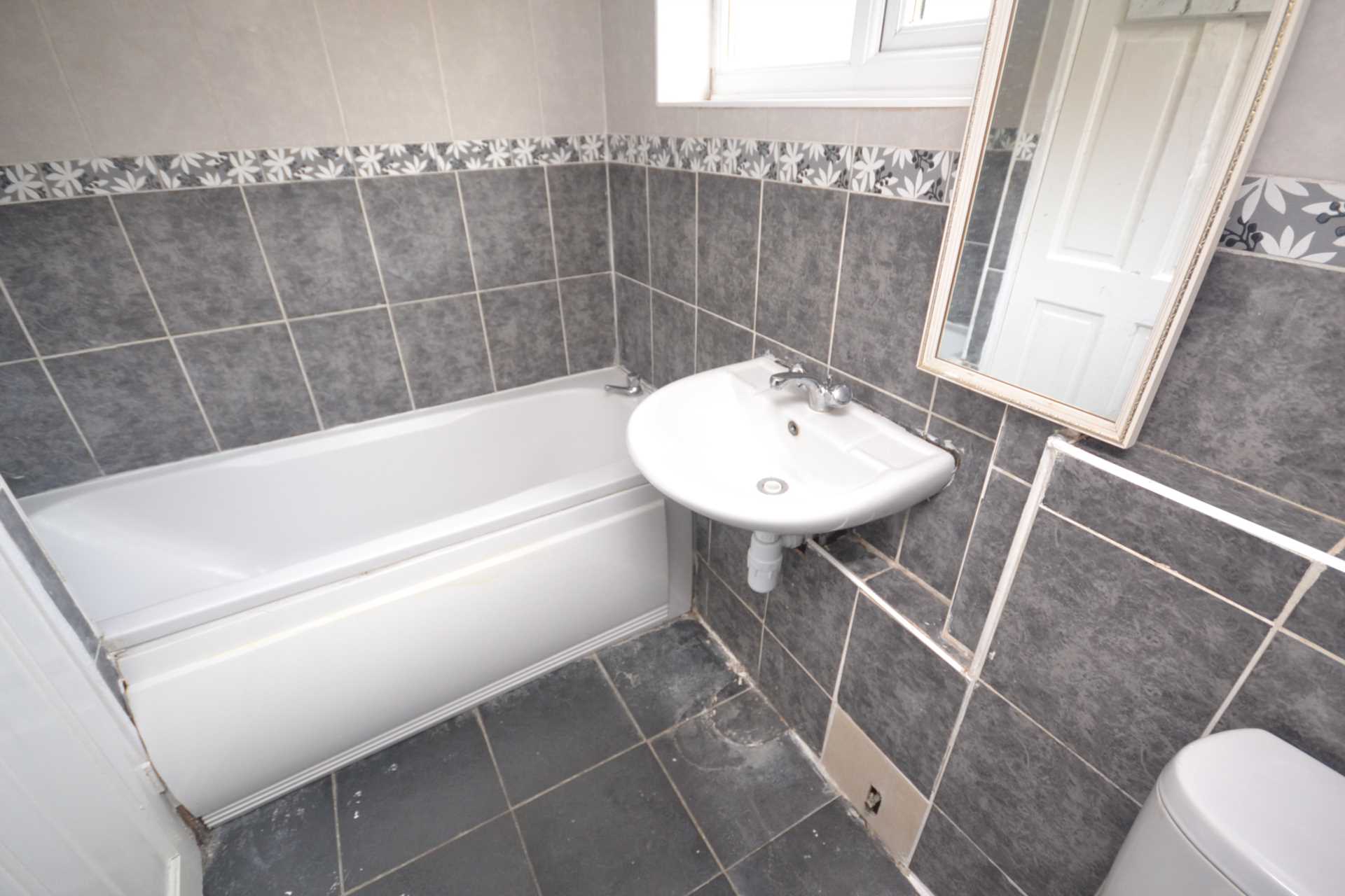 Pitcroft Avenue, Reading, Image 8