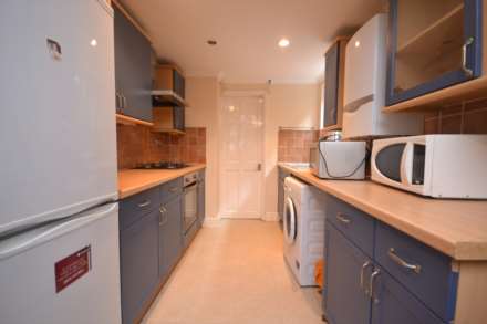 Pitcroft Avenue, Reading, Image 2