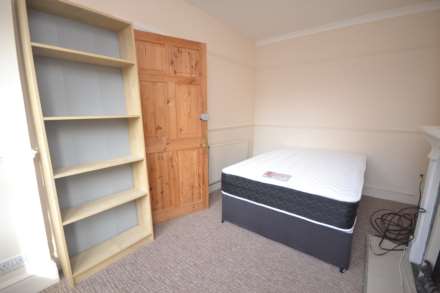 Pitcroft Avenue, Reading, Image 7