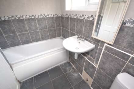 Pitcroft Avenue, Reading, Image 8