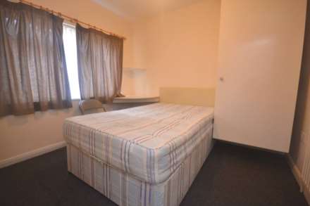 Blenheim Gardens, Reading, Image 9