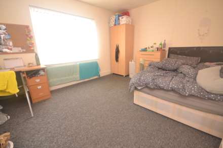 Donnington Gardens, Reading, Image 3