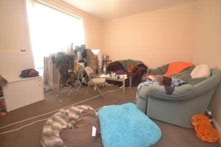 Donnington Gardens, Reading, Image 6