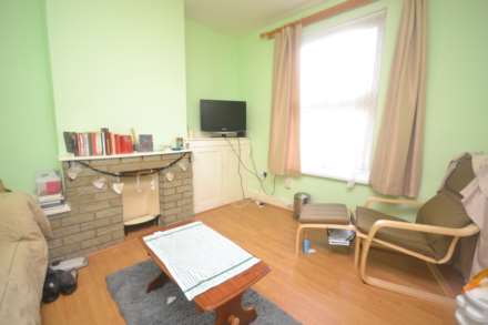 3 Bedroom Terrace, Carnarvon Road, Reading