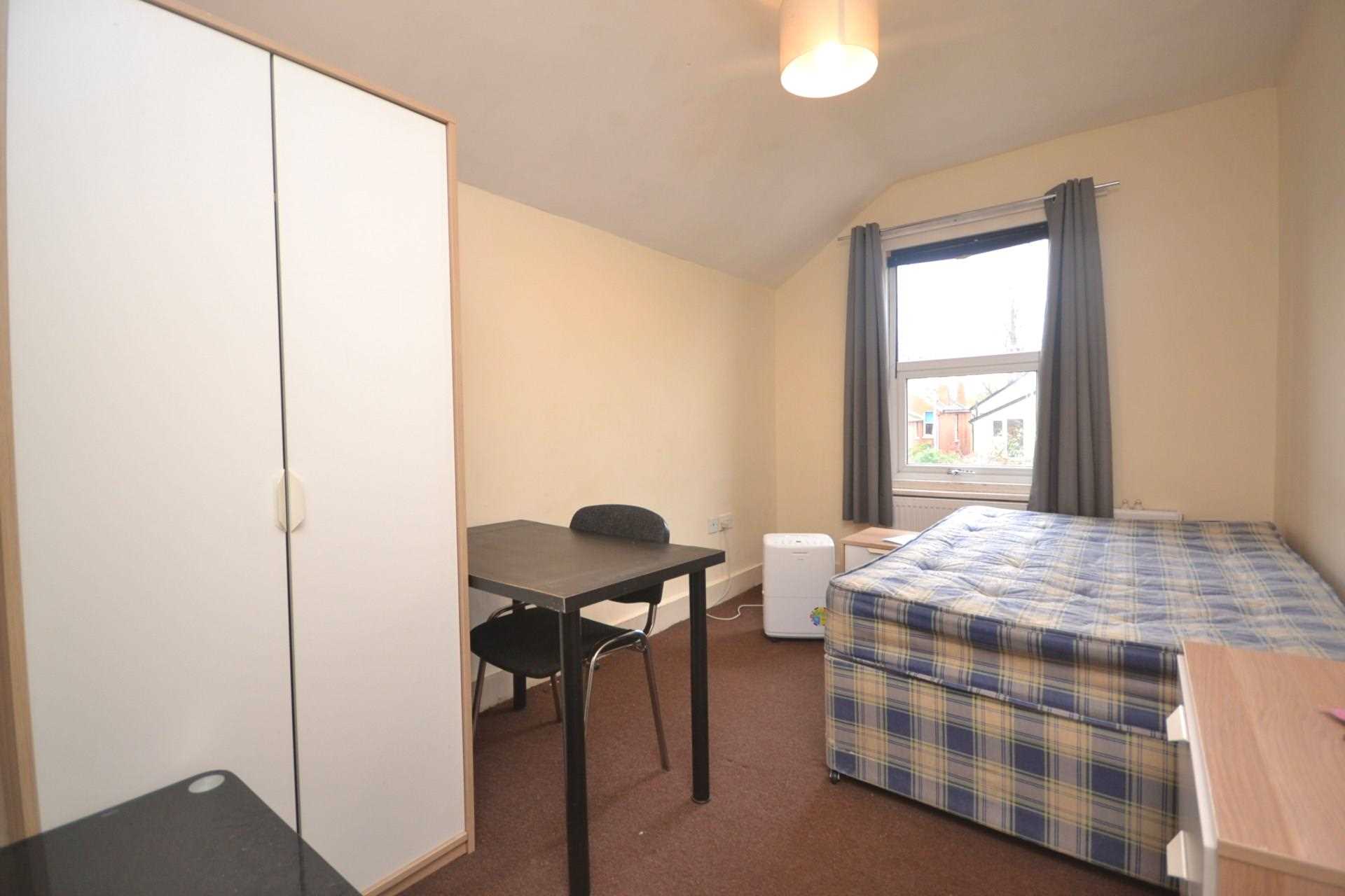 Grange Avenue, Reading, Image 4