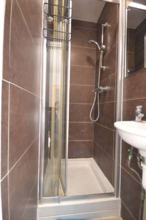 Kings Road, Reading, Image 12