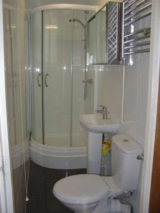 Basingstoke Road, Reading, Image 7