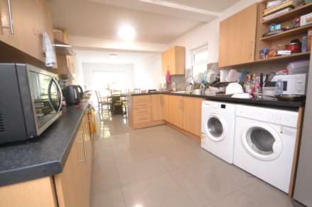 6 Bedroom Terrace, London Road, Reading
