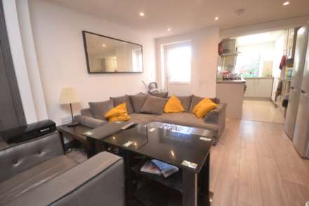 6 Bedroom Terrace, Victoria Street, Reading