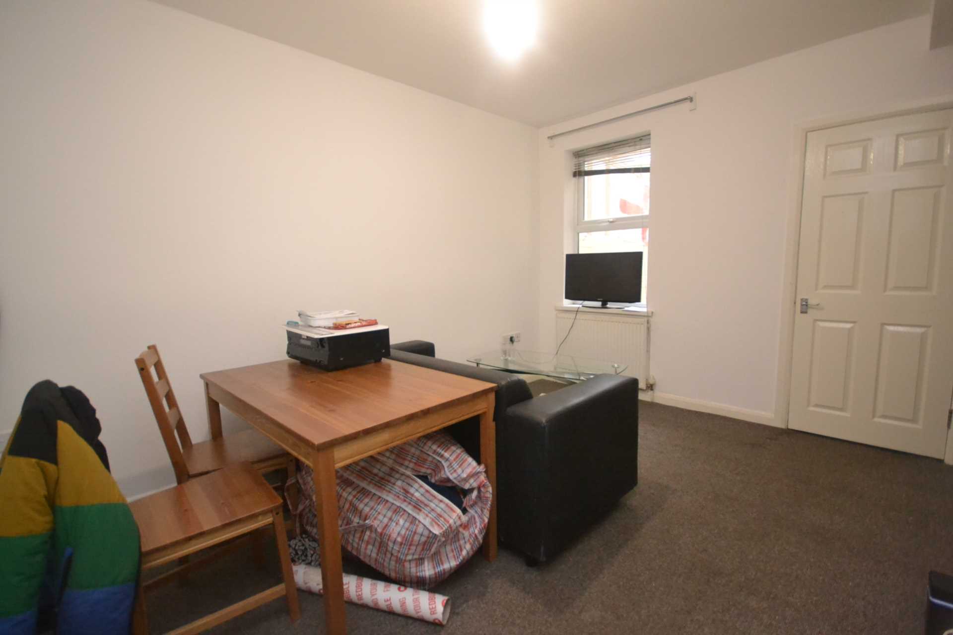 Pitcroft Avenue, Reading, Image 2