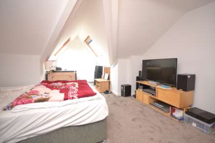 Pitcroft Avenue, Reading, Image 3