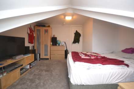 Pitcroft Avenue, Reading, Image 4