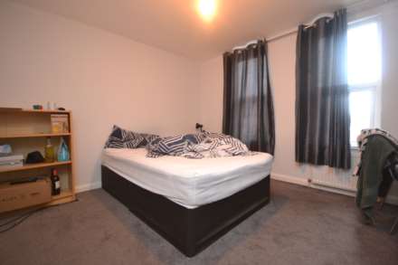 Pitcroft Avenue, Reading, Image 5