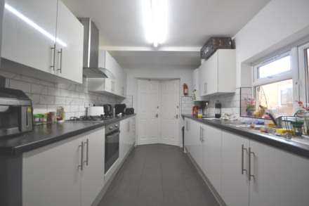 Grange Avenue, Reading