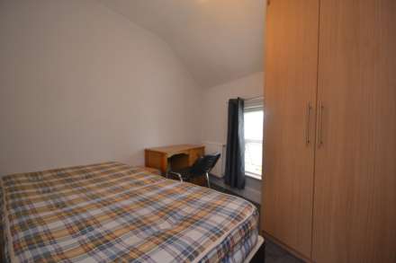 Erleigh Road, Reading, Image 4