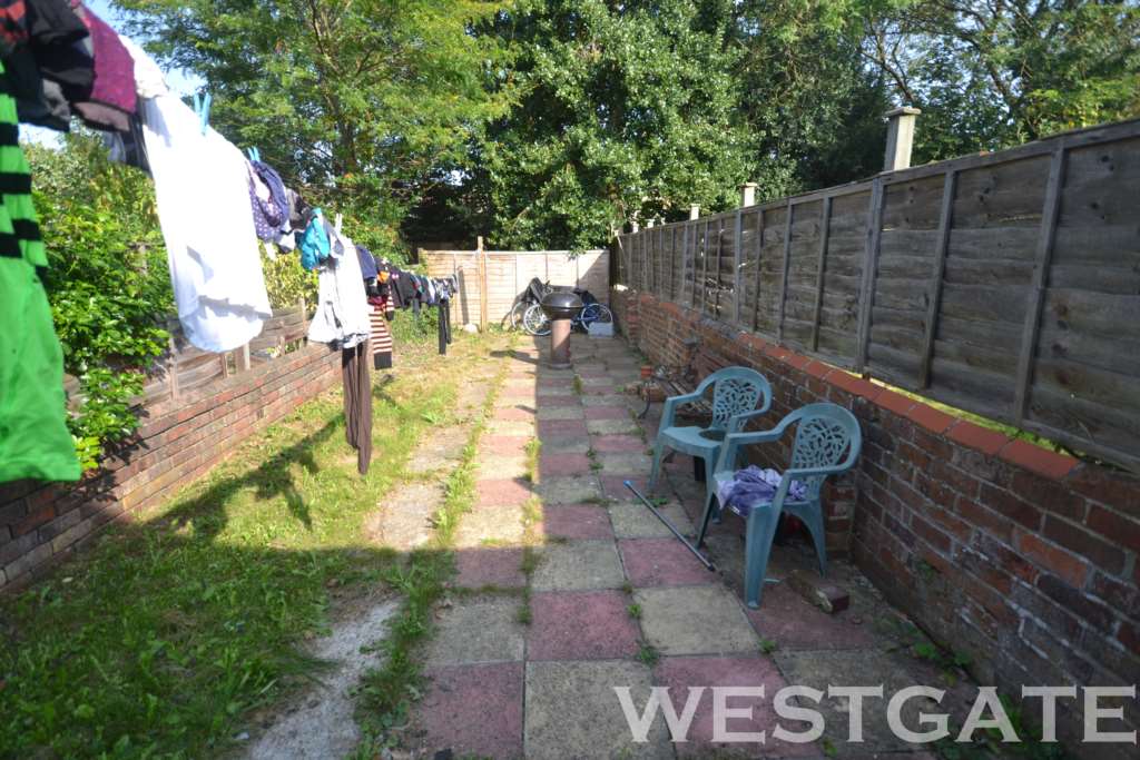 Cardigan Road, University Area, Image 11