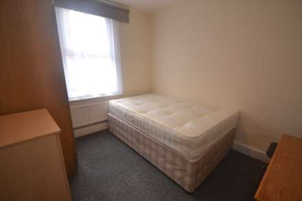 Cardigan Road, University Area, Image 9