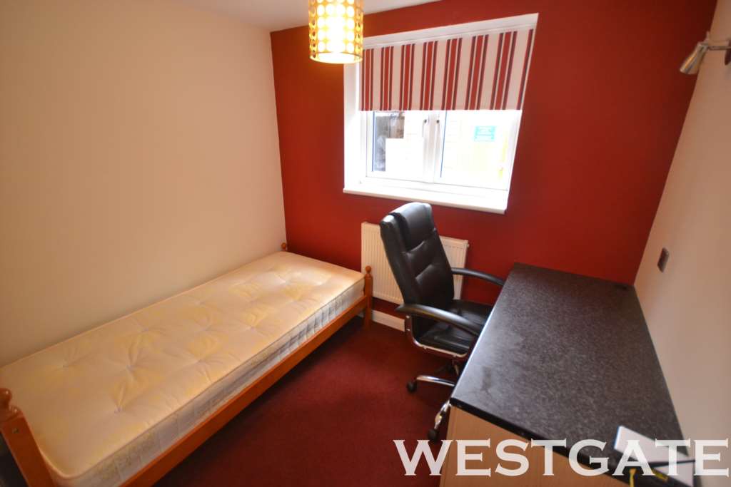Northumberland Avenue, Reading, Image 1