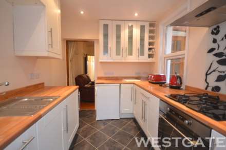 Pitcroft Avenue, Reading, Image 2