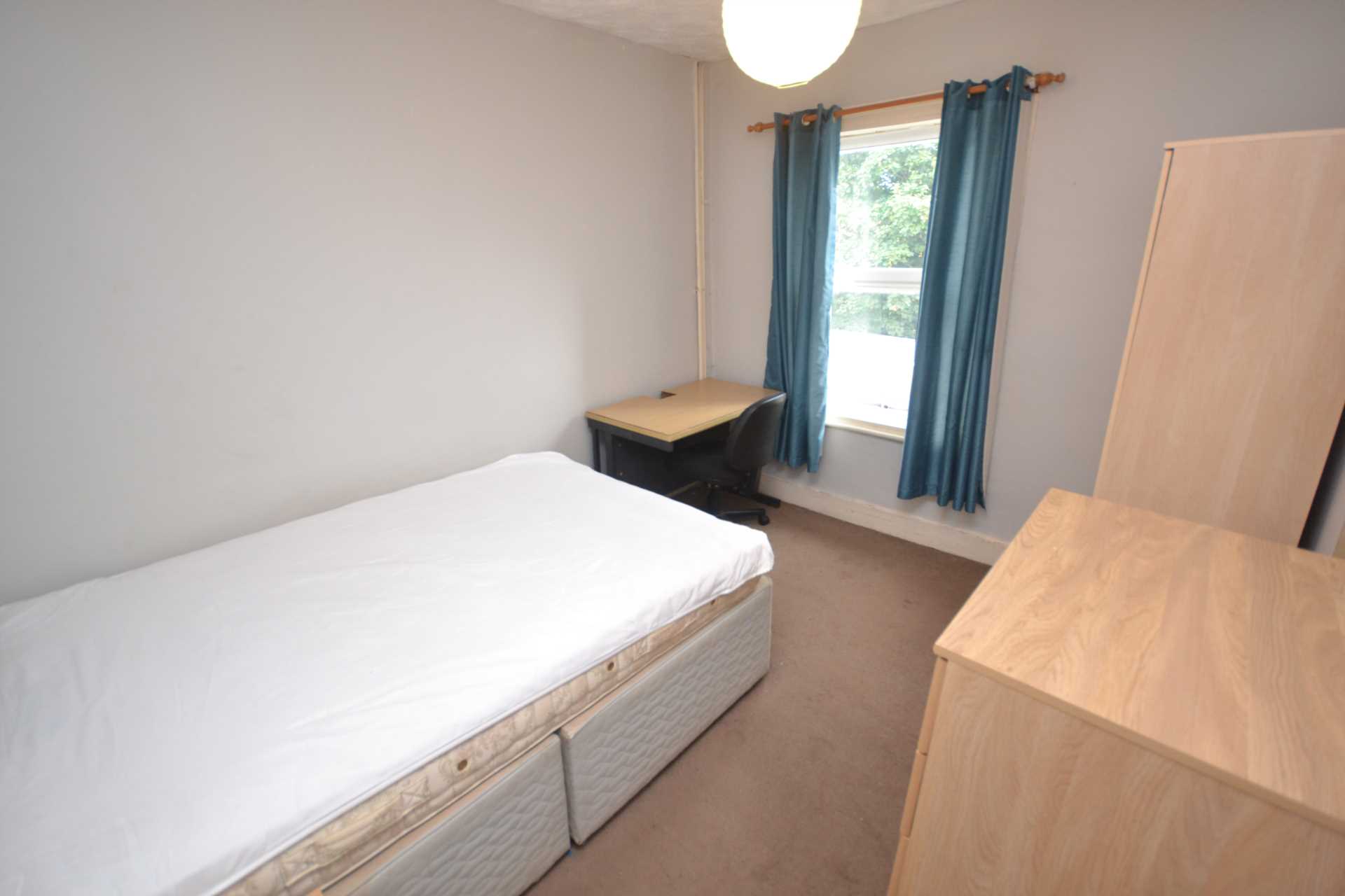 Blenheim Road, Town, Image 6