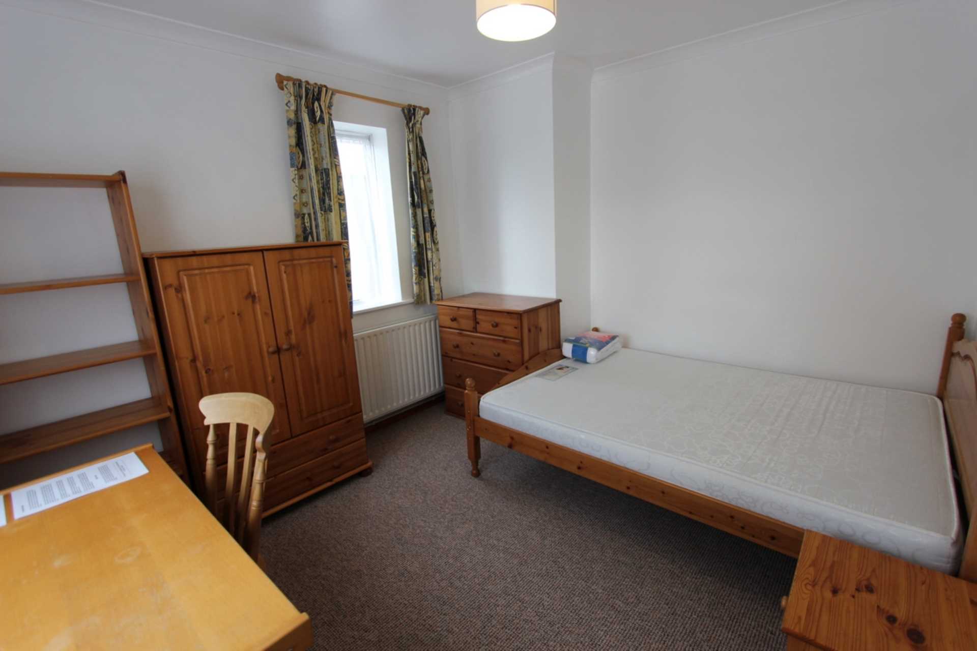 Sycamore Road, Reading, Image 4